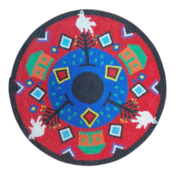 Red pictorial wire bowl handwoven by Tholakele Dlamini.