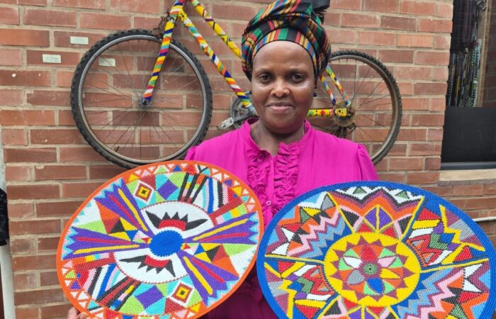 Ntombifuthi-Magwaza-Sibiya-Telephone-Wire-weaver-2