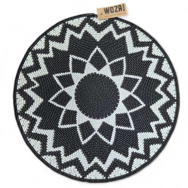 Classic Black & White Hardwire Bowl woven by Siphokazi Mlambo.