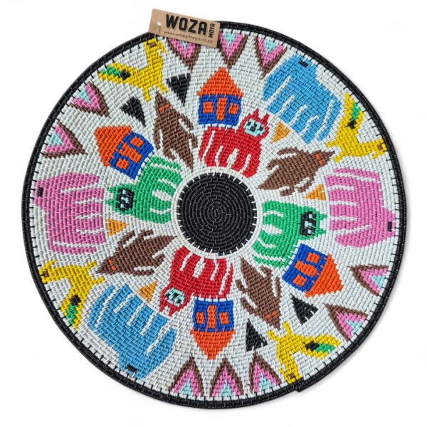 Small hardwire picture bowl by master Zulu weaver Zodwa Sibiya.