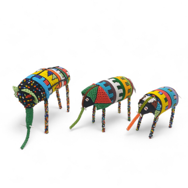 A003-1 Elephant family Soft beaded sculptures (3)