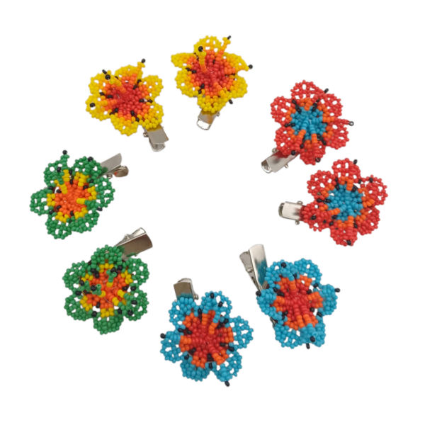 H023 Zulu Bright flower hairclips set of 2 or brooch 3x3cm weight 0,04 cm (2) Zulu-Bright-Flower-Clips