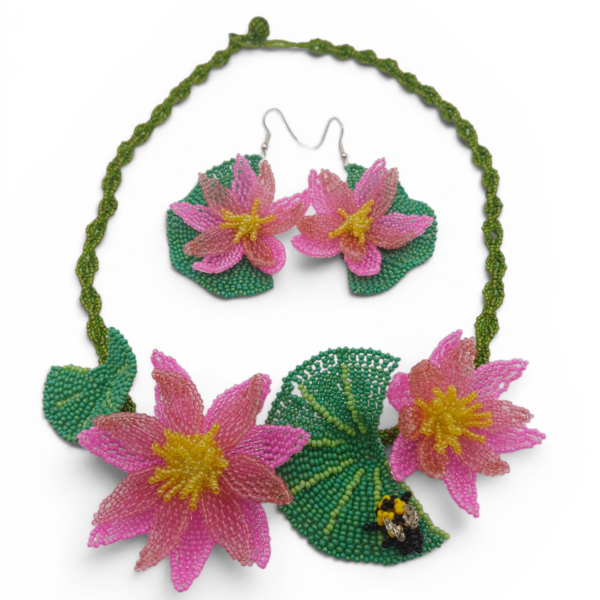 N085 and E278 Monet Inspired beaded waterlilly necklace Pond life 35 grams 25cm Monet-Inspired-beaded-waterlilly-necklace-Pond-life